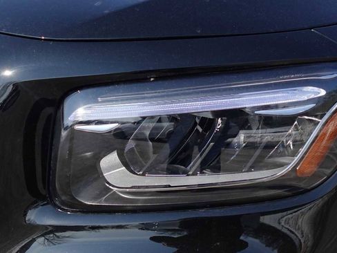 Used 2026 Mercedes-Benz GLB 250 4MATIC image 14