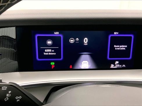 Certified 2025 Volkswagen Tiguan SE w/ Panoramic Sunroof Package AWD/4WD image 24