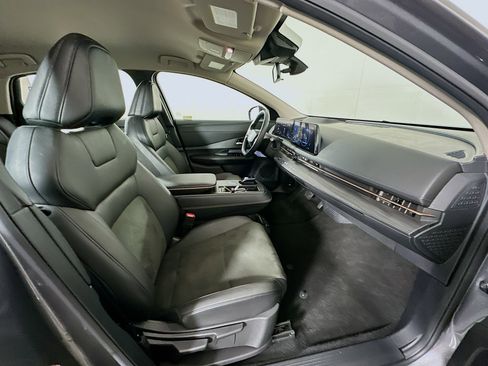 Used 2023 Nissan Ariya FWD image 31
