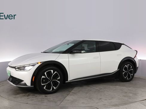 Used 2022 Kia EV6 Wind RWD image 18