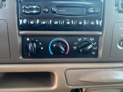 Used 1999 Ford F250 Lariat image 22