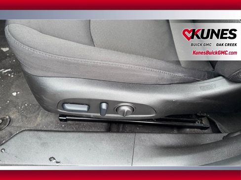 Used 2024 Chevrolet Malibu LT image 11