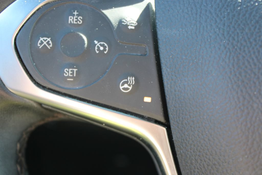 Used 2023 Chevrolet Traverse Premier FWD image 41