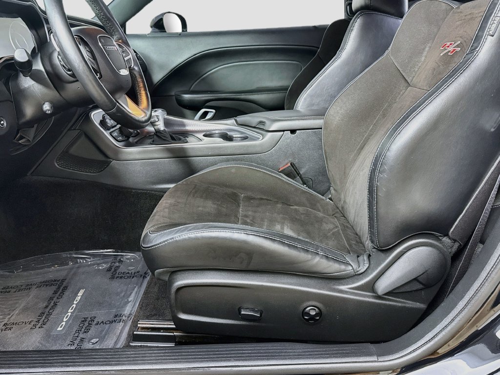 Used 2015 Dodge Challenger R/T Scat Pack w/ Leather Interior Group RWD image 24