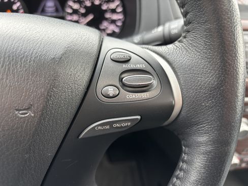 Used 2019 Nissan Pathfinder Platinum image 29