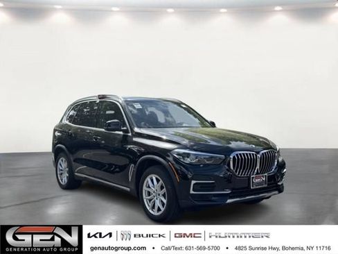 Used 2022 BMW X5 xDrive40i w/ Parking Assistance Package AWD/4WD image 1