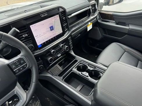 New 2026 Ford F250 Lariat w/ Black Appearance Package AWD/4WD image 18