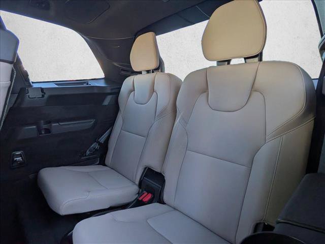 New 2026 Volvo XC90 T8 Plus w/ Protection Package Premier AWD/4WD image 19