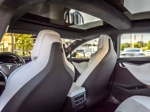 Used 2018 Tesla Model S 75D AWD/4WD image 35