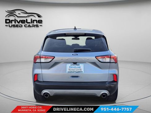 Used 2022 Ford Escape SE image 3