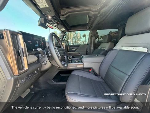 Used 2025 GMC Hummer EV 2X AWD/4WD image 11