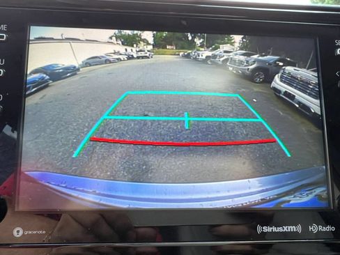 Used 2022 Toyota Highlander XLE FWD image 21