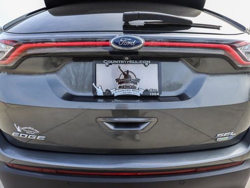 Used 2018 Ford Edge SEL image 36