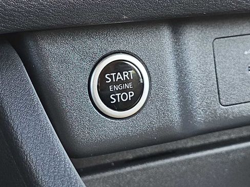 Used 2023 Nissan Rogue SV image 23