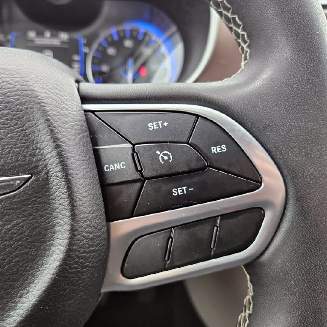 Used 2022 Chrysler Voyager LX FWD image 27