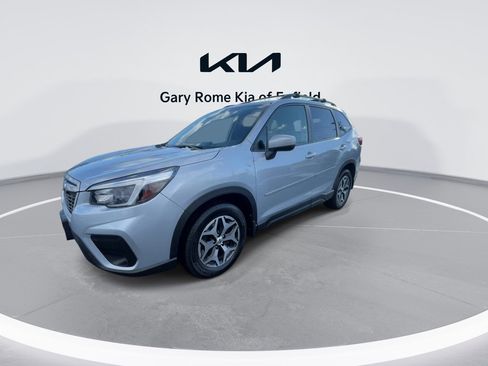 Used 2021 Subaru Forester Premium image 4