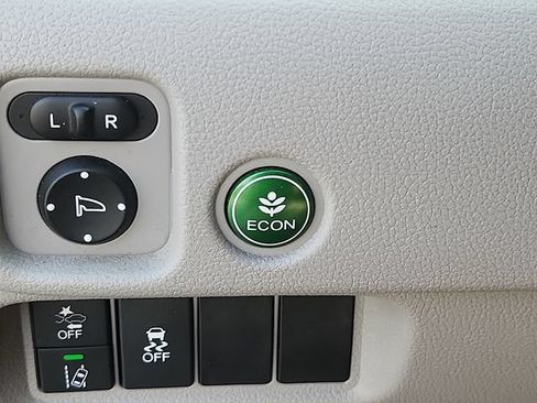 Used 2021 Honda Pilot LX image 24