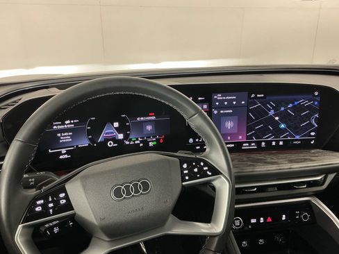 Certified 2025 Audi Q5 Premium Plus w/ Premium Plus AWD/4WD image 12