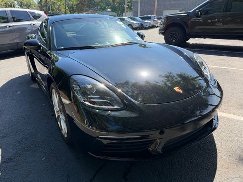 Certified 2019 Porsche 718 Cayman RWD image 2