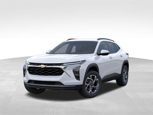 New 2026 Chevrolet Trax LT w/ Driver Confidence Package FWD image 6
