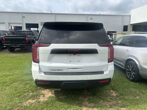 Used 2023 GMC Yukon SLT RWD image 4