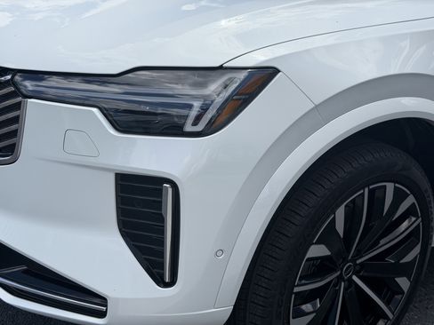 New 2026 Volvo XC90 B6 Ultra w/ Protection Package AWD/4WD image 7