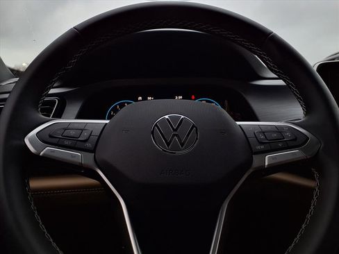 New 2026 Volkswagen Atlas Cross Sport SE image 23