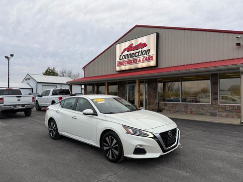 Used 2022 Nissan Altima 2.5 SV image 2