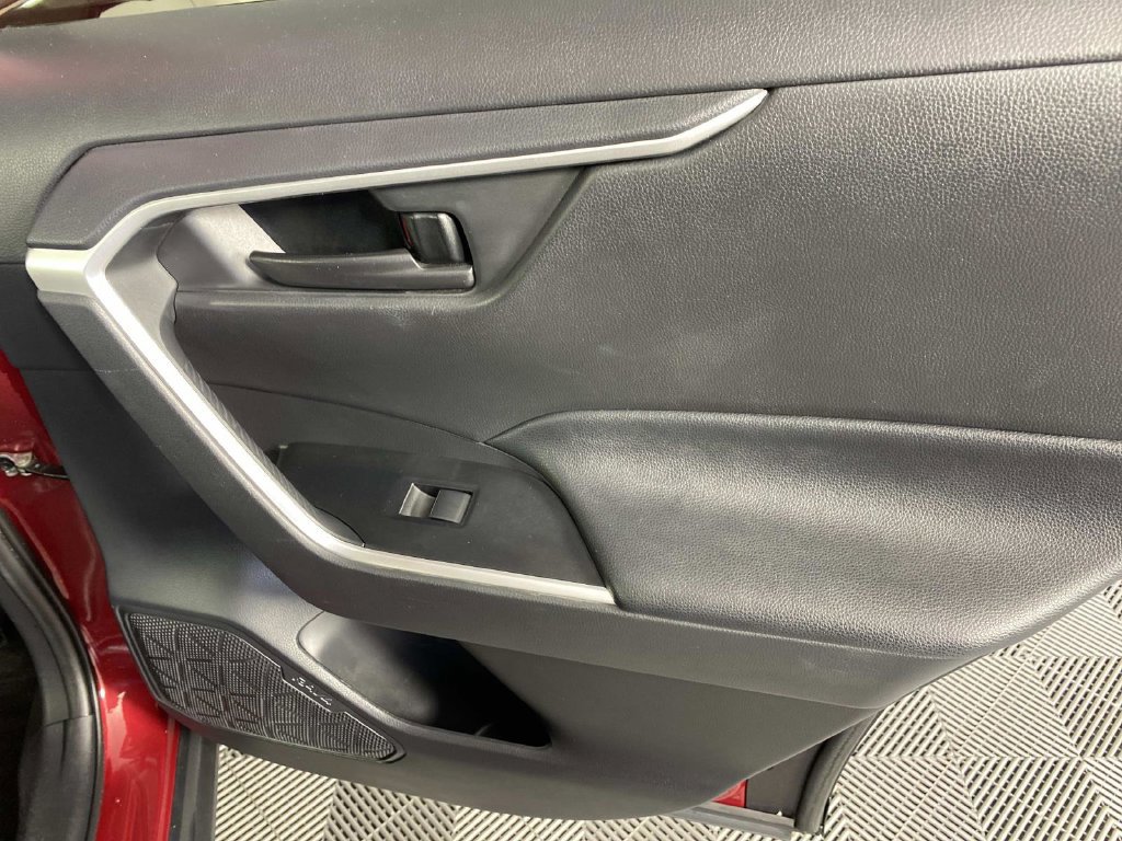 Used 2020 Toyota RAV4 LE w/ All Weather Liner Package AWD/4WD image 24