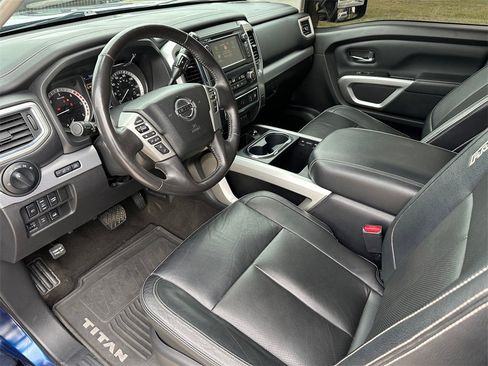Used 2019 Nissan Titan PRO-4X w/ Pro-4x Convenience Package image 10