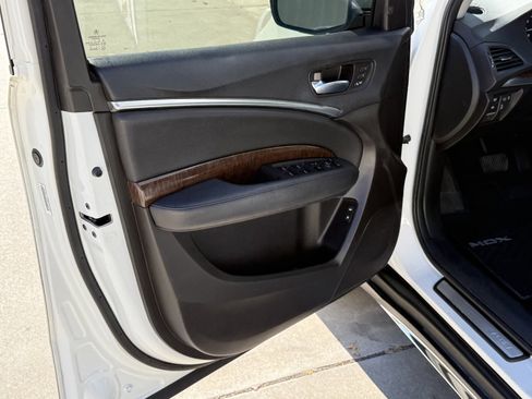Used 2018 Acura MDX SH-AWD w/Technology Pkg image 19