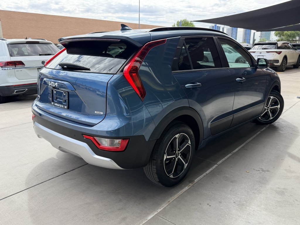 Used 2023 Kia Niro EX FWD image 4