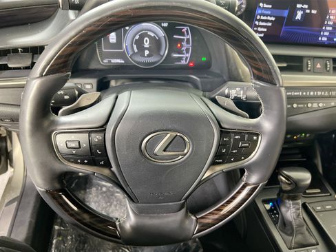 Used 2021 Lexus ES 300h Ultra Luxury w/ Accessory Package 2 image 11