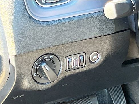 Used 2023 Dodge Charger R/T w/ Navigation & Travel Group image 10