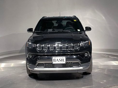 Used 2025 Jeep Compass Limited AWD/4WD image 9