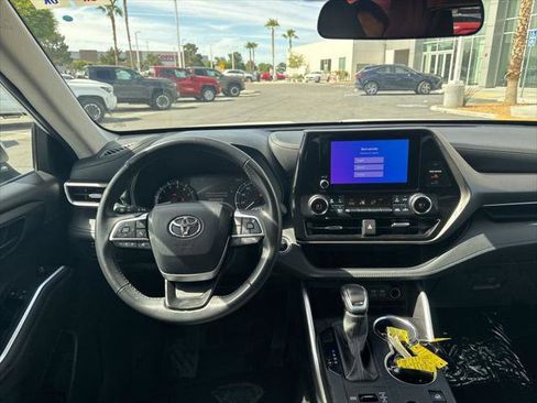 Certified 2024 Toyota Highlander LE AWD/4WD image 17