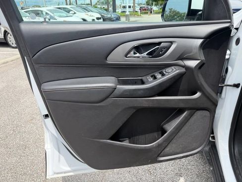 Used 2019 Chevrolet Traverse LT FWD image 6