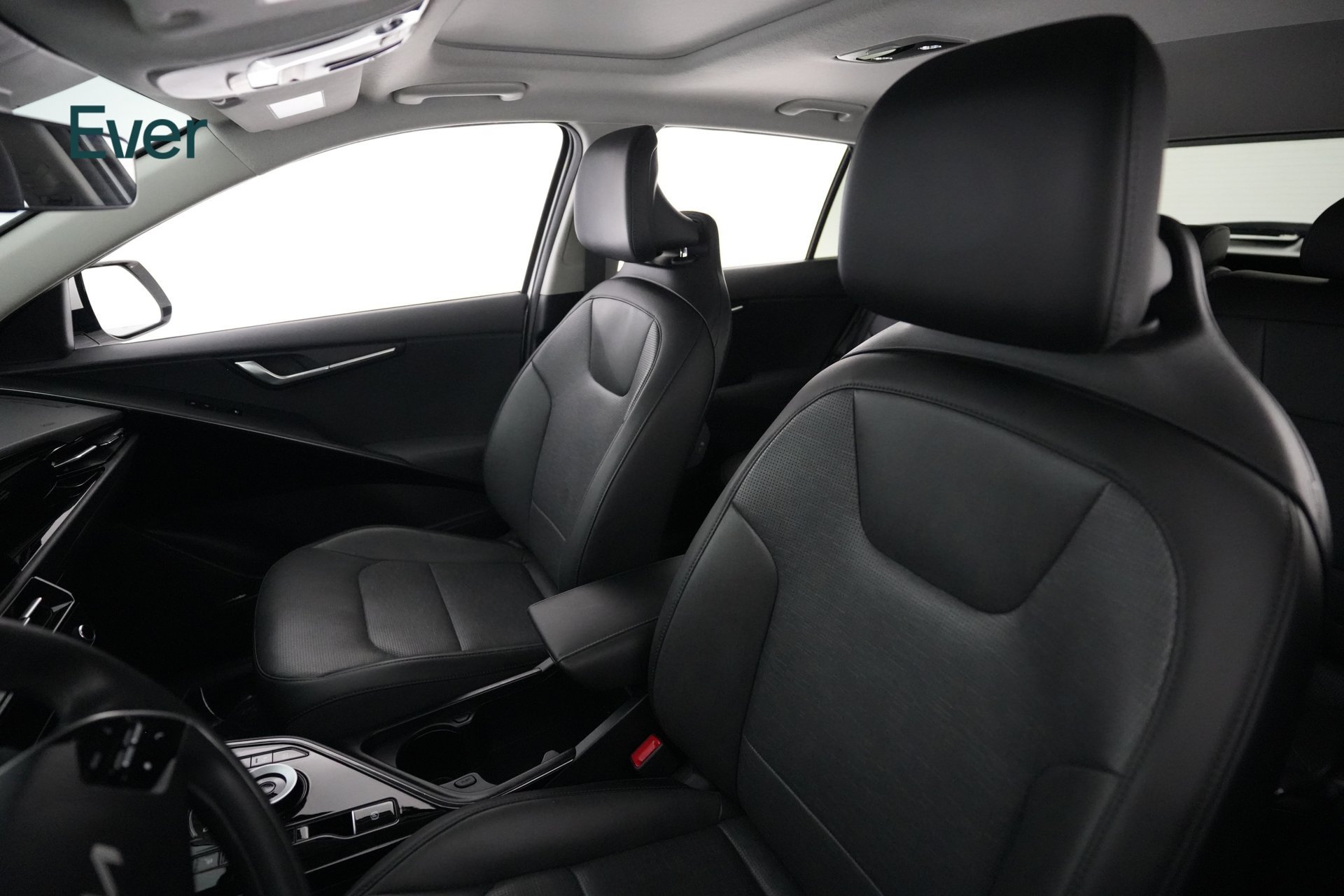 Used 2024 Kia Niro Wave w/ Wave Preserve Package FWD image 4