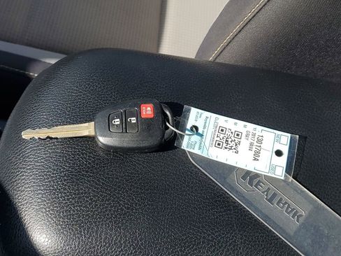 Used 2017 Toyota RAV4 XLE image 27