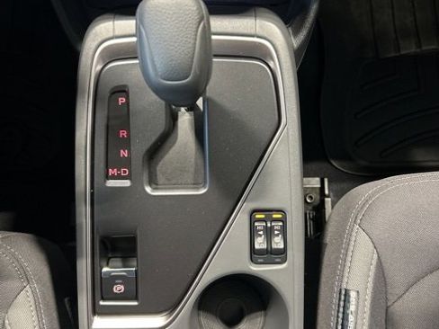 Used 2025 Subaru Crosstrek 2.0i Premium image 9