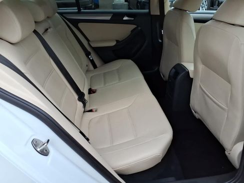 Used 2018 Volkswagen Jetta SE FWD image 12