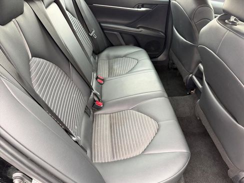 Used 2024 Toyota Camry SE image 19