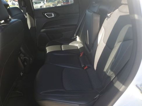 New 2026 Jeep Compass Latitude image 13