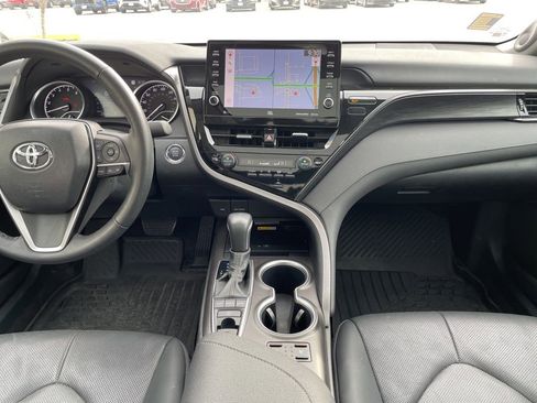 Used 2024 Toyota Camry XLE w/ Navigation Package image 12