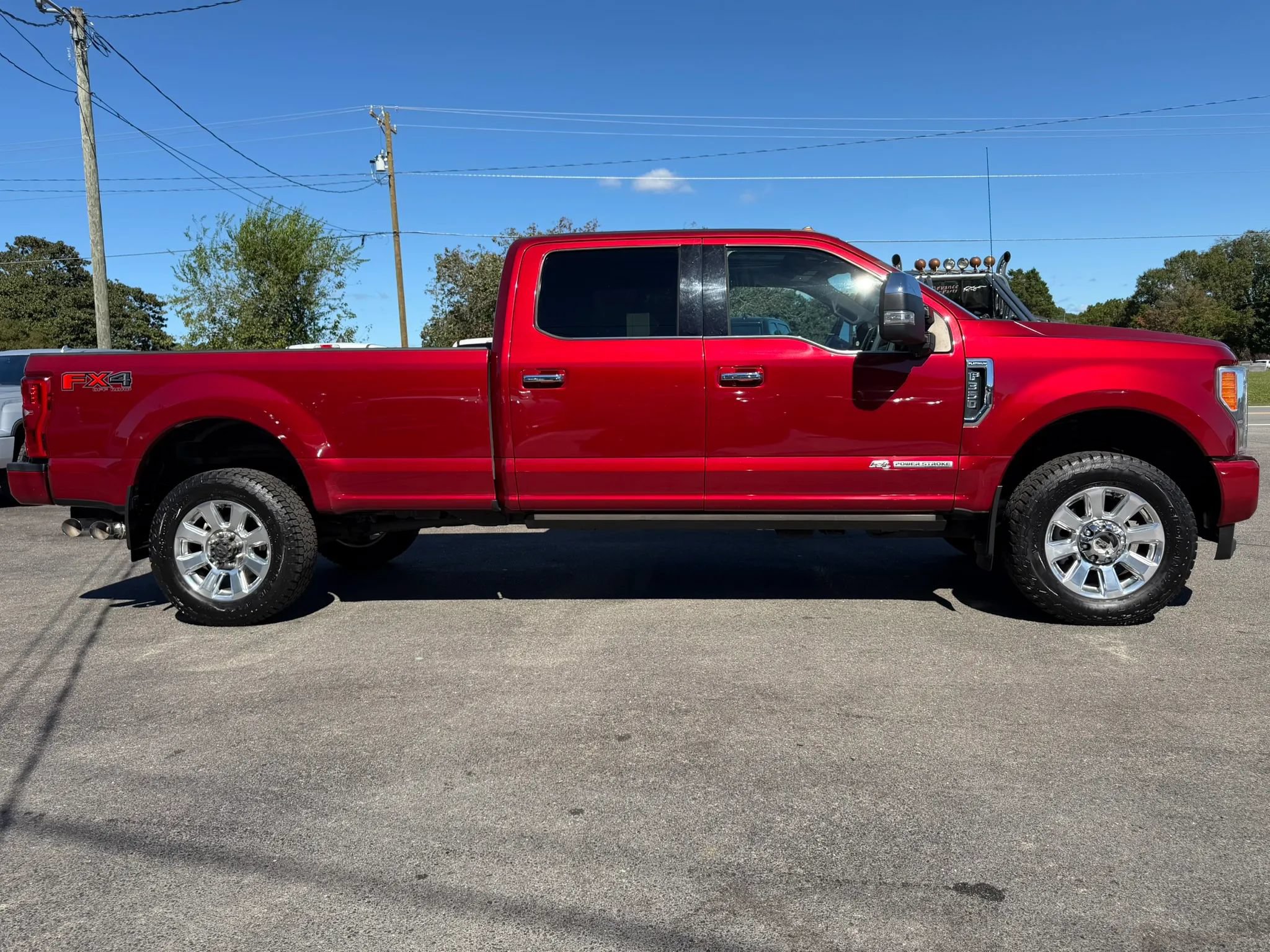 Used 2017 Ford F350 Platinum w/ Platinum Ultimate Package AWD/4WD image 4