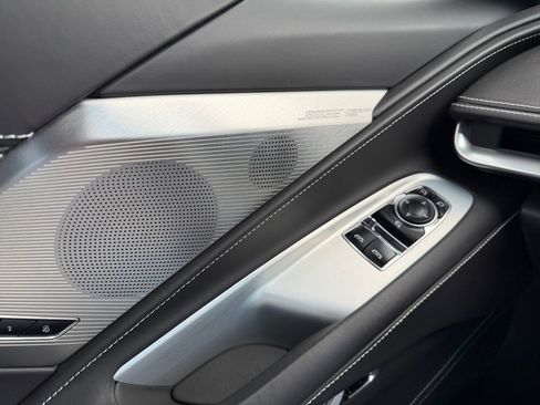 Used 2021 Chevrolet Corvette Stingray Premium Cpe w/ Z51 Performance Package image 17