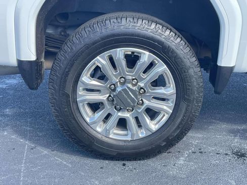 Used 2020 GMC Sierra 2500 Denali w/ Technology Package AWD/4WD image 9