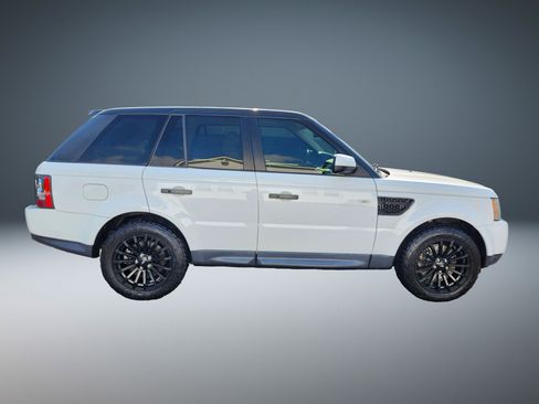 Used 2011 Land Rover Range Rover Sport HSE image 2