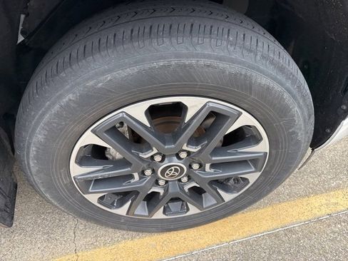 Used 2023 Toyota Sequoia Limited image 10