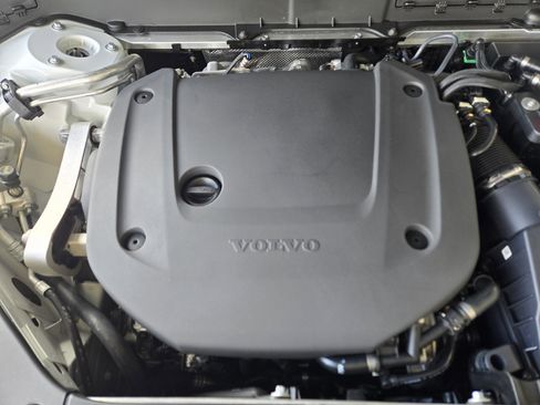 New 2026 Volvo XC90 B6 Ultra w/ Protection Package Premier image 37